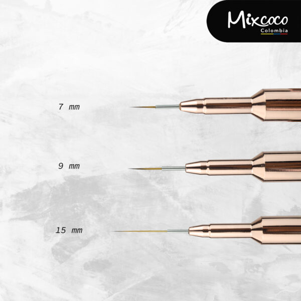 Pincel Liner Rosa con Mango de Lujo x Und